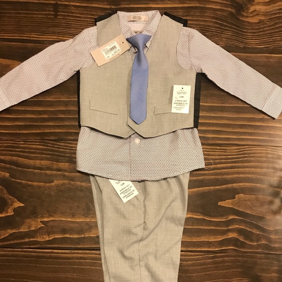 $20 - NEW - Kenneth Cole Reaction Suit - Size 12M - Picture 1 of 6